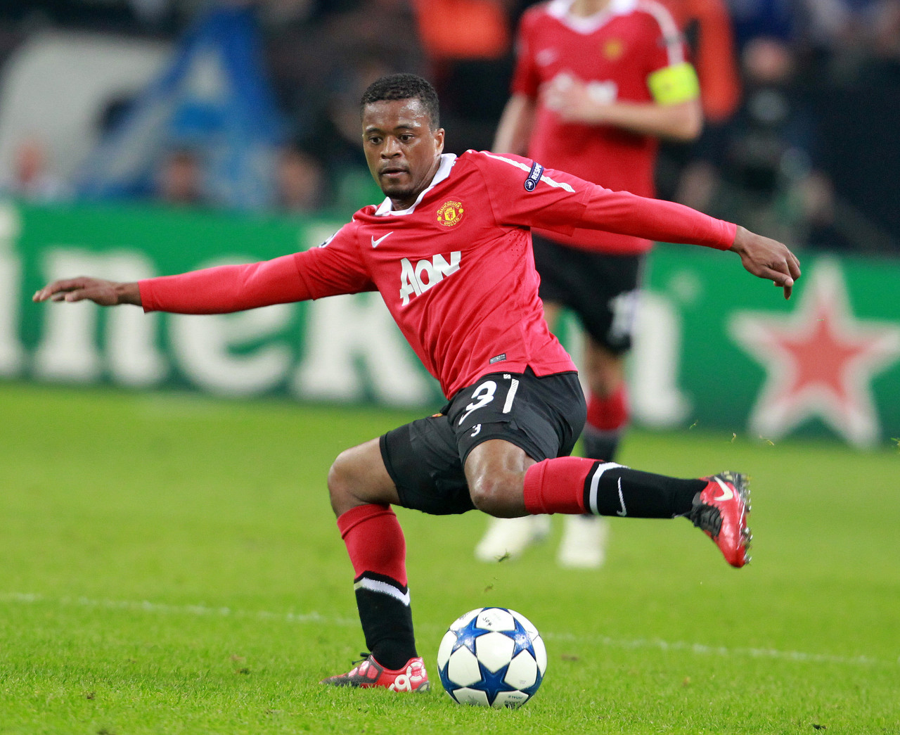 的支持下 的支持下